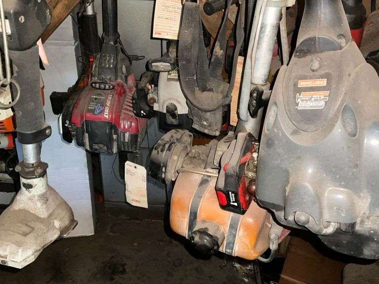 Large assortment of string trimmers image
