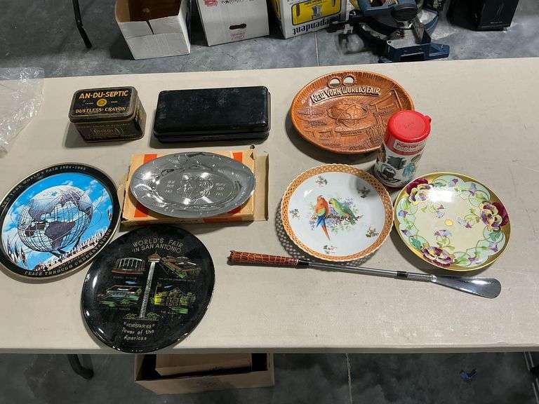 The Last Starfighter Aladdin thermos, shoe horn, New York World's Fair plate image