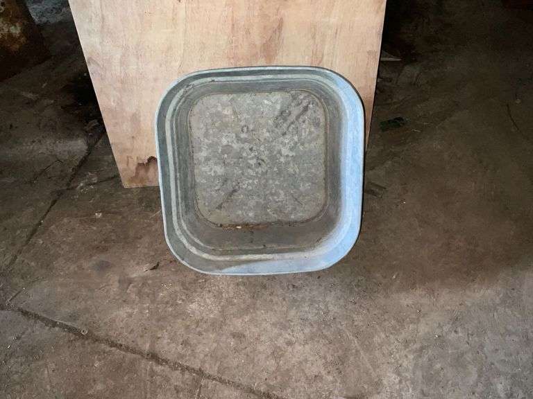 Square galvanized tub image