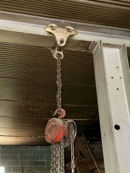 Gayle Whiz 1-ton trolley, Seldon 1/2-ton chain hoist image
