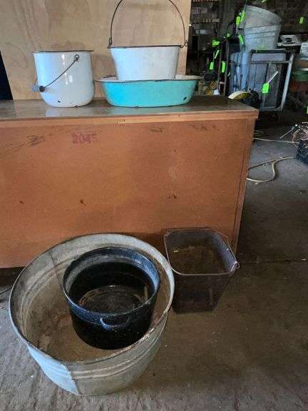 Galvanized tub, rusty junk, enamel pans, etc. image