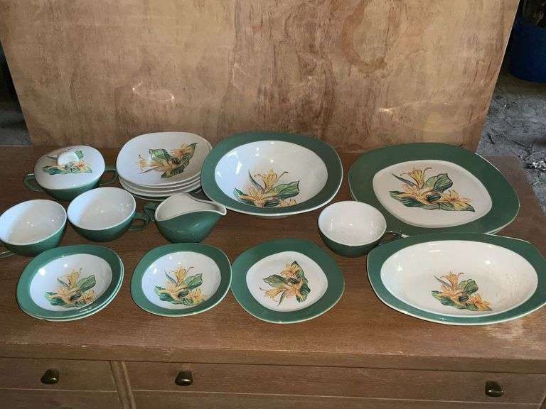 Taylor Smith Taylor dish set "Conversation" image