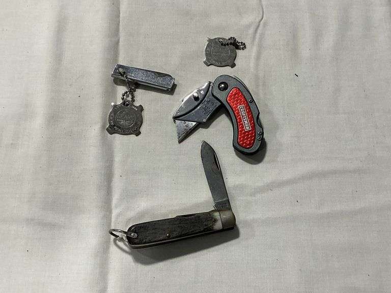 Craftsman multi-tool, pocket screwdrivers, pocket knife image