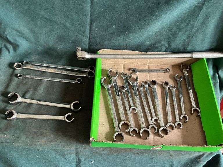 John Deere line wrenches up to 7/8" image