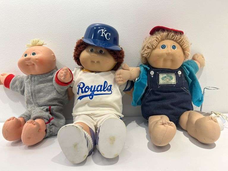 1983, 1984 and 1986 original Cabbage Patch Dolls image
