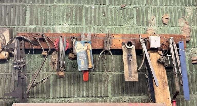 Specialty tools, Snap-On door handle removal tool image