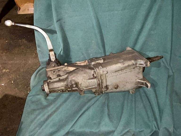 Muncie M-20 4-speed transmission with shifter, 1968-70 image