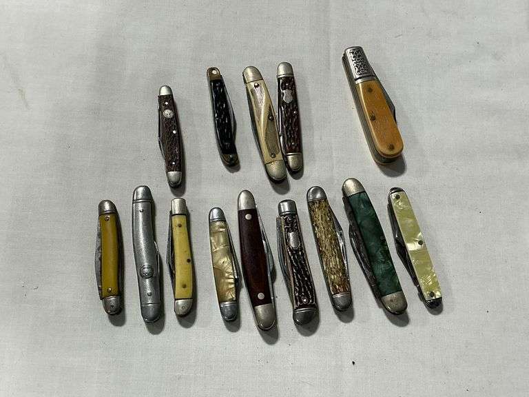 Assorted pocket knives image