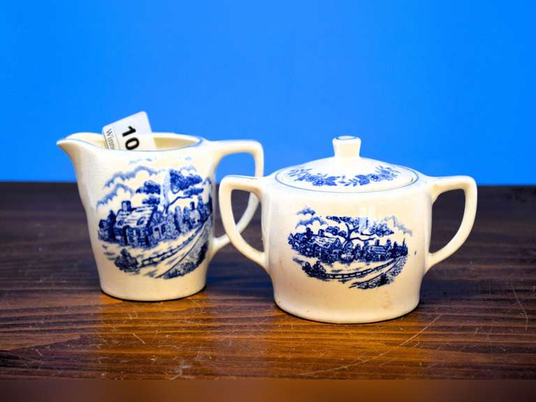 CUTE VINTAGE CREAMER PITCHER & SUGAR BOWL WITH LID WHITE/BLUE WITH ROAD AND CABIN SCENE, JAPAN 3 1/2" H