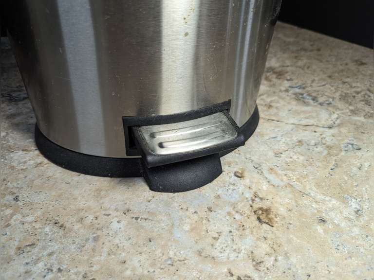 SMALL FLIP TOP GARBAGE CAN L.W. Benton Company, Inc.