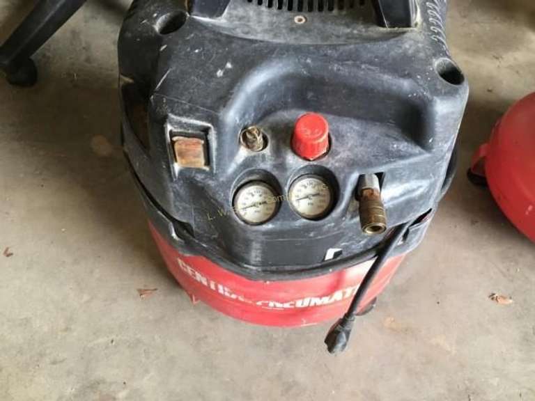 AIR COMPRESSOR