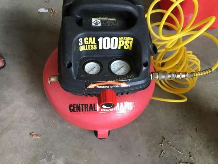 AIR COMPRESSOR
