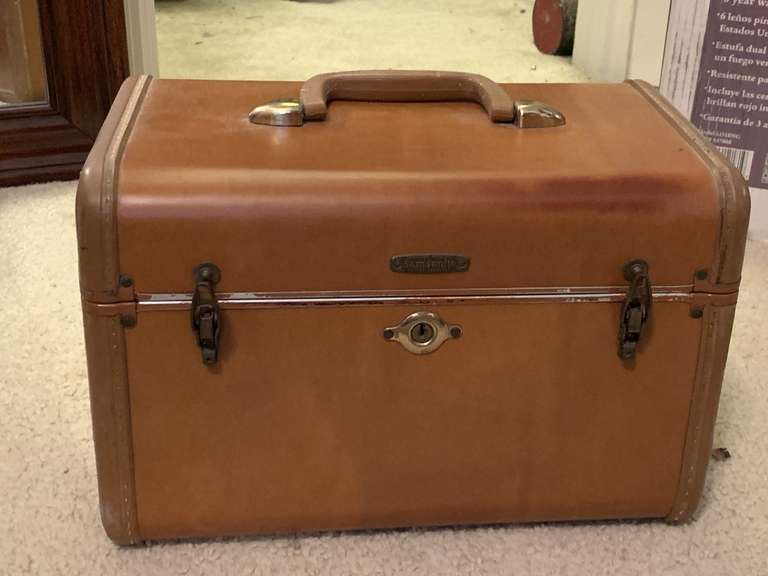 VINTAGE SAMSONITE TAN LEATHER OVERNIGHT CASE 13" WIDE X 8" DEEP X 9" TALL - UP BED 1 image