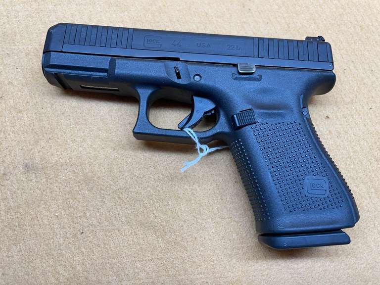 GLOCK  22 LR  44  AEMH898  PISTOL image