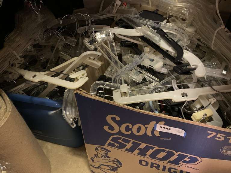 LARGE TOTE & LARGE BOX OF ASSORTED HANGERS - UP BED 2 CLOSET image