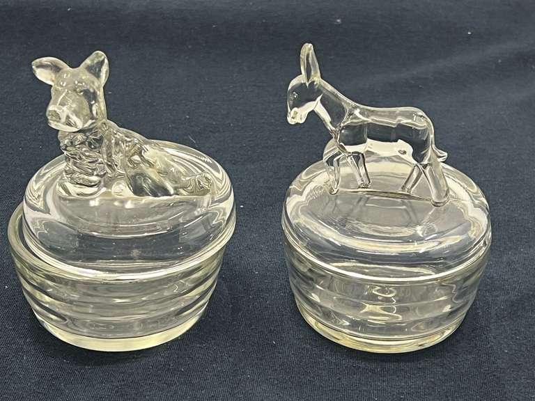 DEN… Clear vintage powder jars, set of two, believed to be vintage Jeanette glass, see pictures for details. image