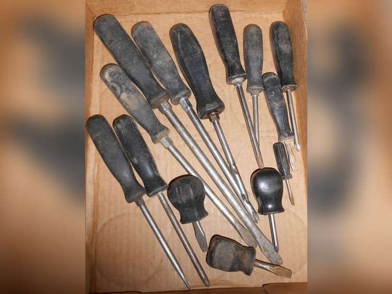 (14) ASSORTED SCREWDRIVERS image