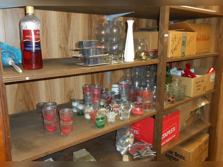 APPROX 300 VARIOUS GLASS CANDLE HOLDERS, VASES, DECOR image