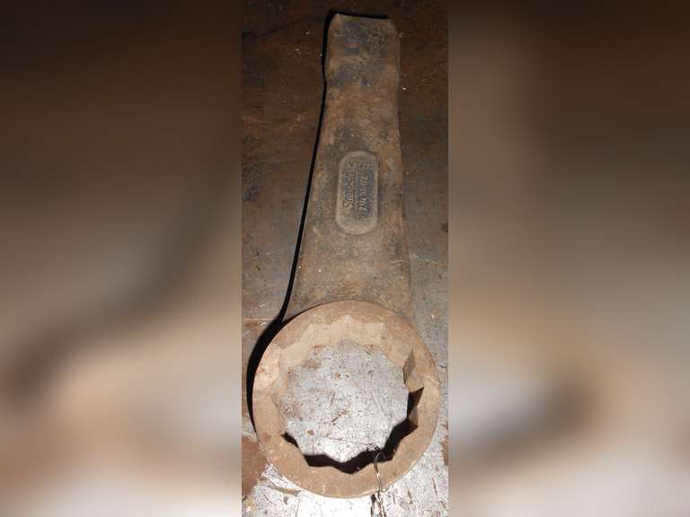 SNAP-ON 2 1/4" 12PT FLAT STRIKER WRENCH image