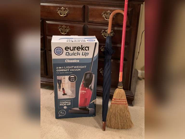 NEW EUREKA QUICK-UP LIGHTWEIGHT COMPACT VACUUM, VINTAGE TOTE UMBRELLA & SMALL BROOM - UP MASTER BED image