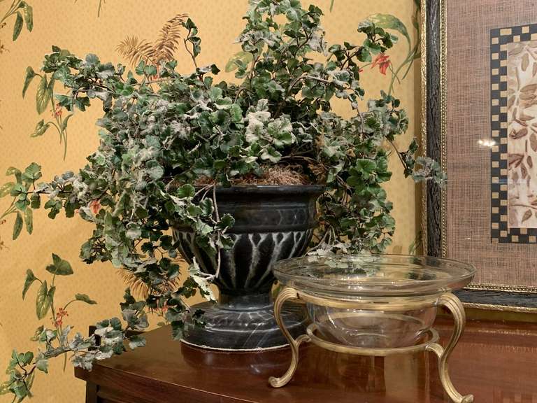 LARGE CERAMIC URN VASE FULL OF SILK IVY 18" TALL X 17" WIDE & GLASS/BRASS BOWL 9" ROUND X 4 3/4" TALL - UP MASTER BATH image
