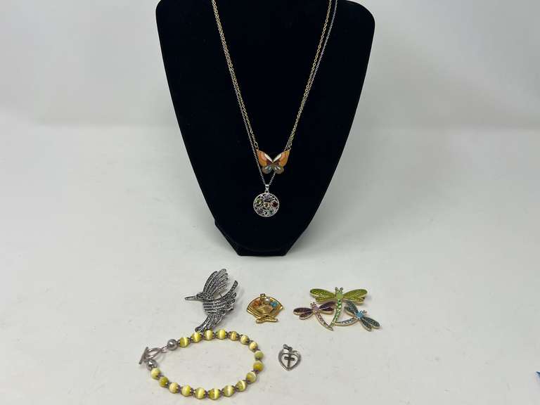 Beautiful ladies fashion estate jewelry to include a dragonfly brooch, hummingbird brooch, a lovely multi gemstone pendant necklace, and more. See pictures for details. image