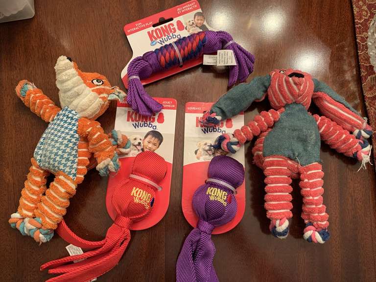5 KONG DOG TOYS (3 NEW) - FOYER image