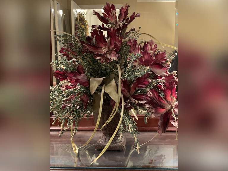 BROWN CERAMIC POTTERY URN FULL OF SILK FLOWERS - URN 7 1/2" TALL, HEIGHT W/ ARRANGEMENT 24" TALL - UP MASTER BED image