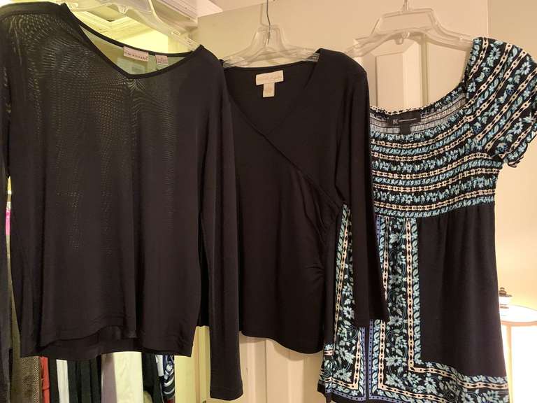 5 LADIES MEDIUM TOPS & 4 MEDIUM LADIES DRESSES (3 NEW W/ TAGS) - UP BED 2 CLOSET image