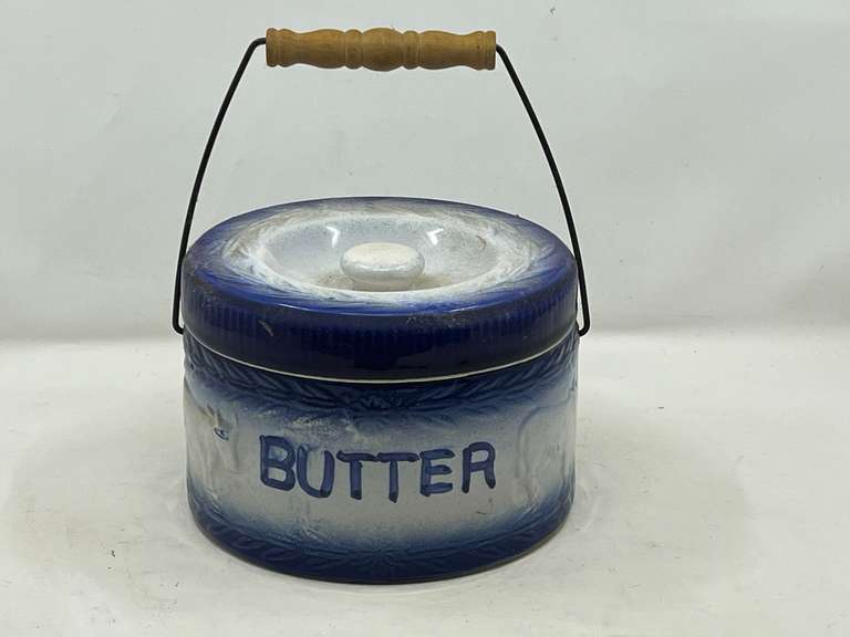 KIT… Lovely vintage blue and white butter crock with lid and handle, has an embossed cow motif, see pictures for details. image