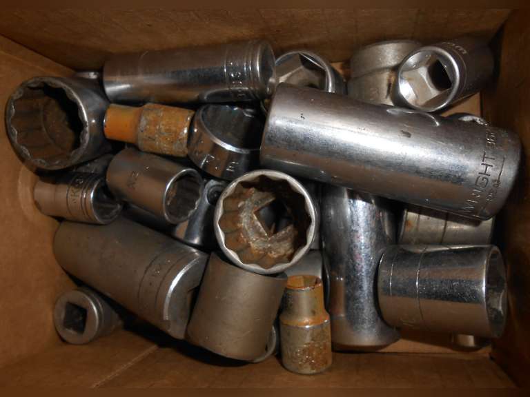 3/8" DRIVE SOCKETS ONLY, SAE & METRIC SOCKETS (31) PCS image