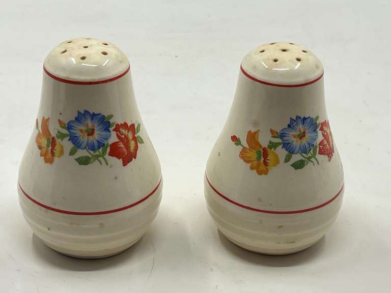DEN… Vintage pear shaped salt and pepper shakers with floral motif, see pictures for details. image