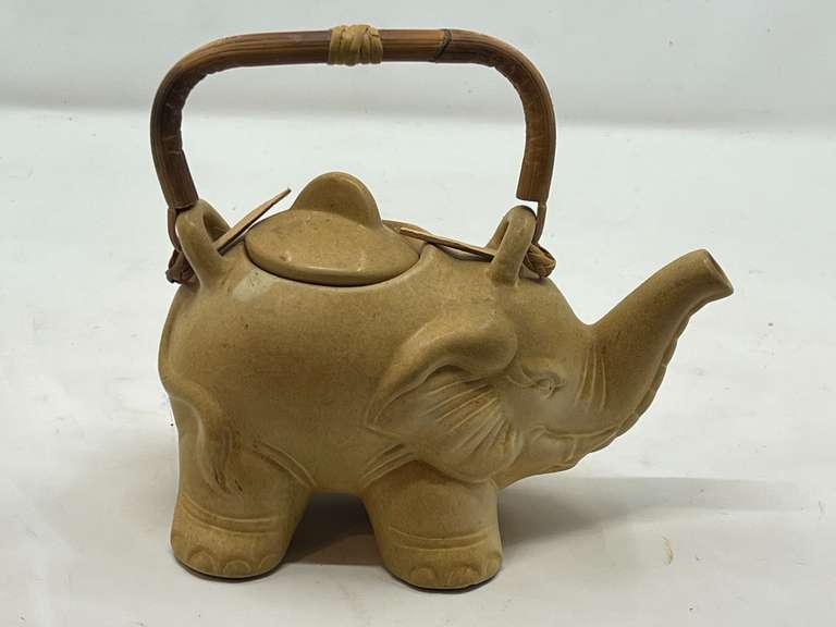 LR… Vintage stoneware elephant tea pot with lid, see pictures for details. image
