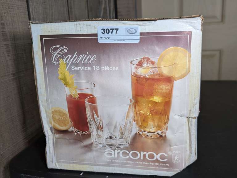 ARCOROC CAPRICE 18-PIECE GLASSWARE SET WITH ORIGINAL BOX image