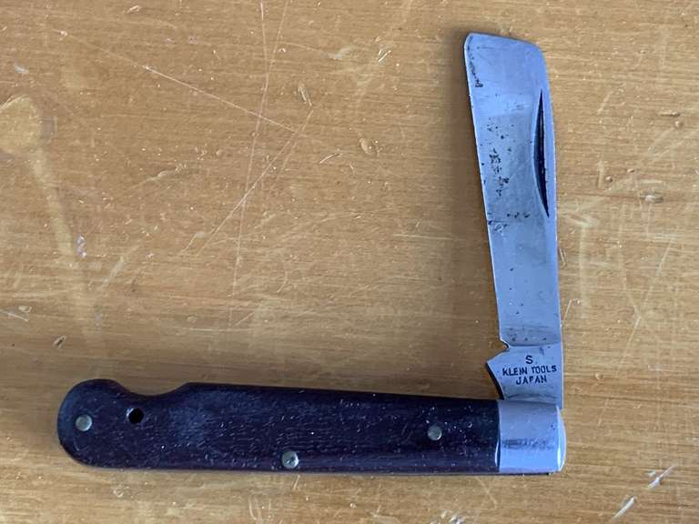 VINTAGE KLEIN TOOL SINGLE BLADE FOLDING POCKET KNIFE WITH WOOD HANDLE - CHECKOUT image