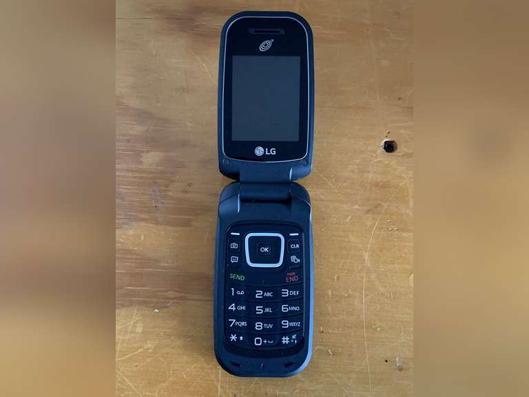 LG BLACK WIRELESS TRACFONE FLIP PHONE (NO CHARGER) - CHECKOUT image