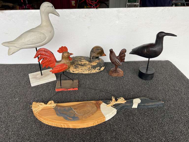 Assorted home decor, bird themed, approximately six pieces, see pictures for details. image
