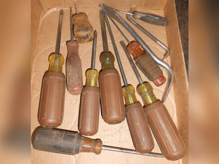 (12) ASSORTED SCREWDRIVERS image