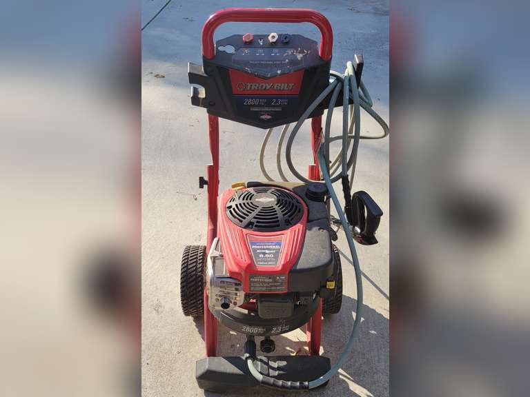 Troy Bilt Professional Series 2800psi Gas Powered Pressure Washer with Briggs & Stratton Engine image
