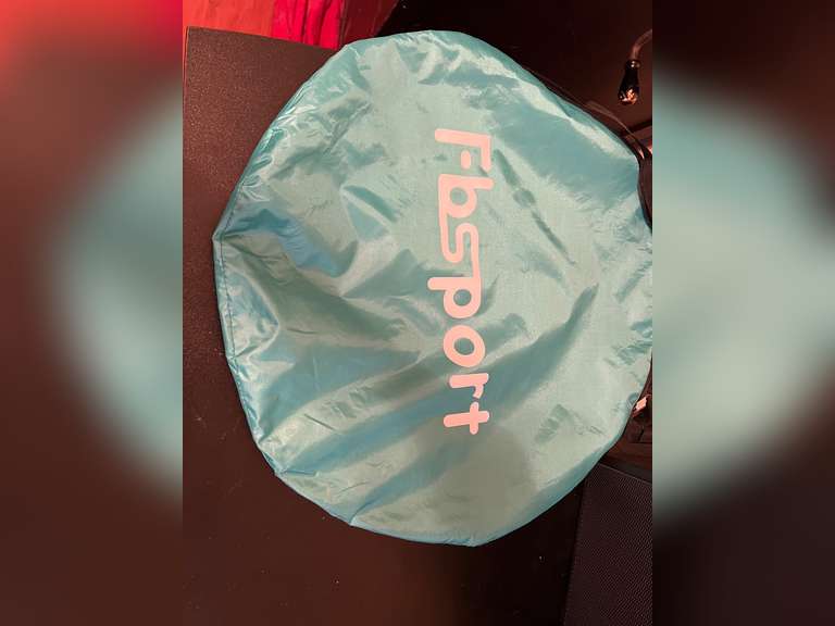BR1…FB Sport pop up sunscreen tent, see pictures for details. image