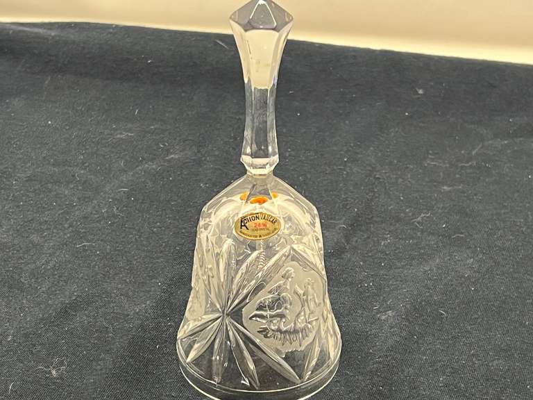 DEN… Yugoslavian crystal Bell, see pictures for details. image