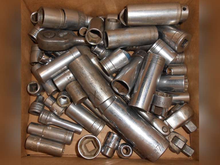 3/8" DRIVE RATCHET, PULL HANDLE, SWIVEL , SAE & METRIC SOCKETS (51) PCS image