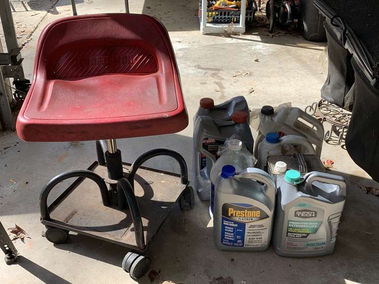 CRAFTSMAN ROLL AROUND WORK STOOL & CONTAINERS OF MOTOR OIL & MORE (NOT ALL FULL) - GARAGE image