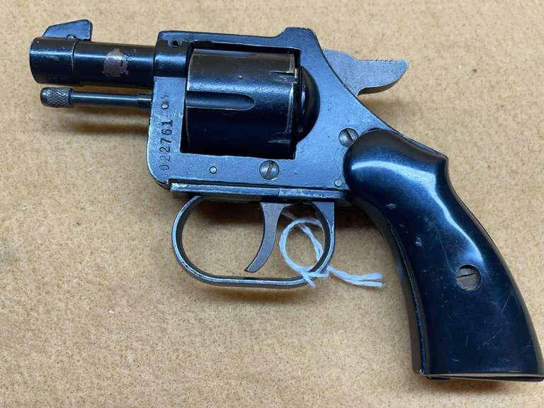 CDM  22  REVOLVER   022761  REVOLVER image