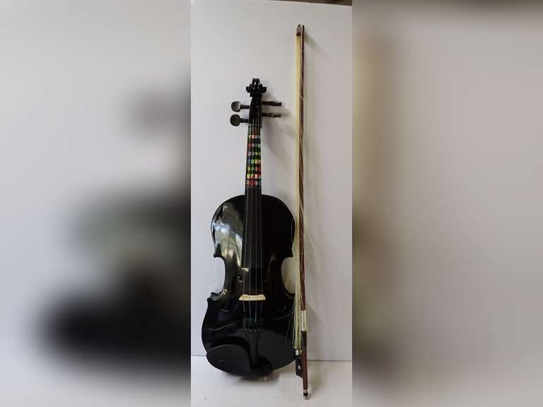 Mendini MV-Black C5 Violin with Bow and Case image