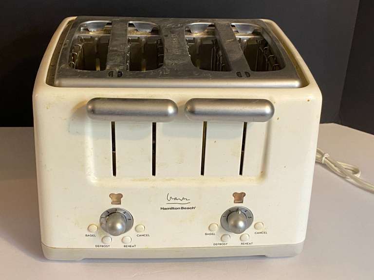 LR… Hamilton Beach four slot toaster, powers up, see pictures for details. image