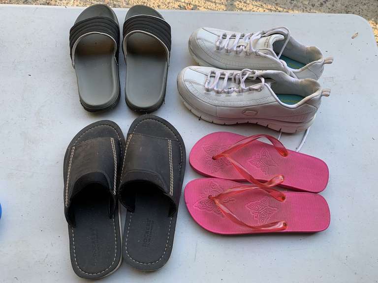 4 PAIR USED SHOES - SKETCHERS SIZE 9 1/2 & 3 FLIP FLOPS - GARAGE image