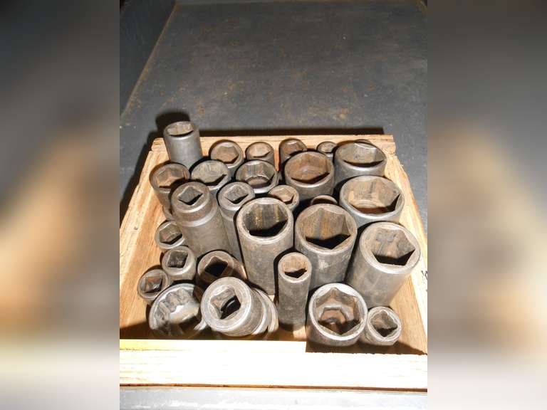 MISC 1/2" DRIVE SOCKETS (29) PCS image