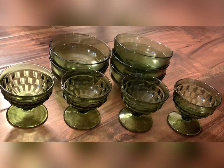 4 VINTAGE AVOCADO GREEN COLONY WHITEHALL CUBIST CHAMPAGNE/TALL SHERBET GLASSES & 5 VINTAGE AVOCADO GREEN HAND BLOWN BOWLS - LIVING ROOM image