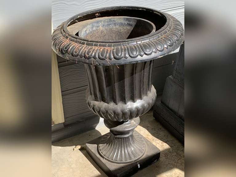 BLACK RESIN PLANTER 24" TALL X 18" ROUND - FRONT PORCH image